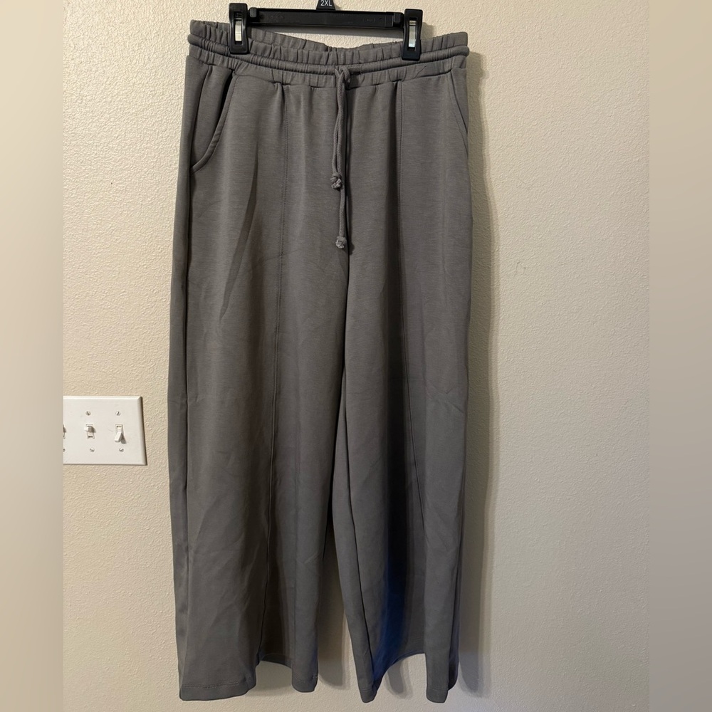 Wishlist Women’s Wide Leg Sweats